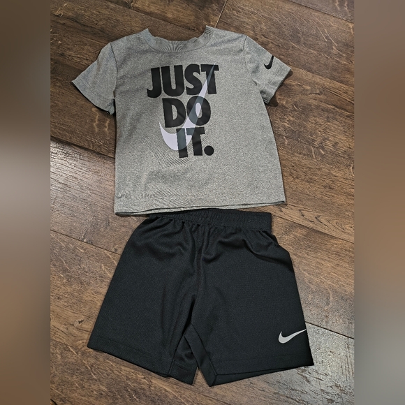 Nike Gray and Black Kids' Outfit Boys Set 3T - Picture 1 of 4